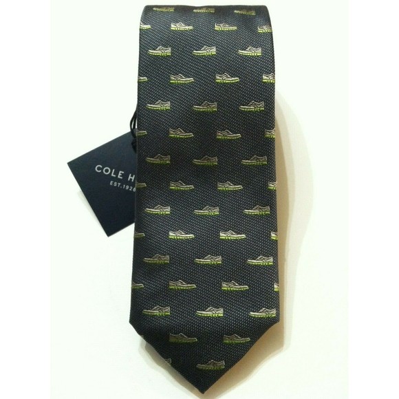 COLE HAAN MENS NEW GRAY 100%SILK CLASSIC NECK TIE WIDTH: 2 7/8" - Picture 1 of 2
